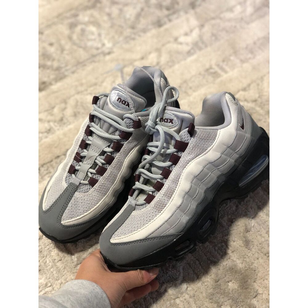 Woman's 6 Nike Air Max 95 OG